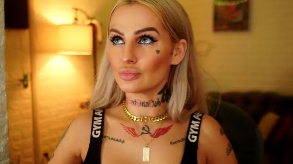 Why People Watch Naked Cam on Sex Chat sites