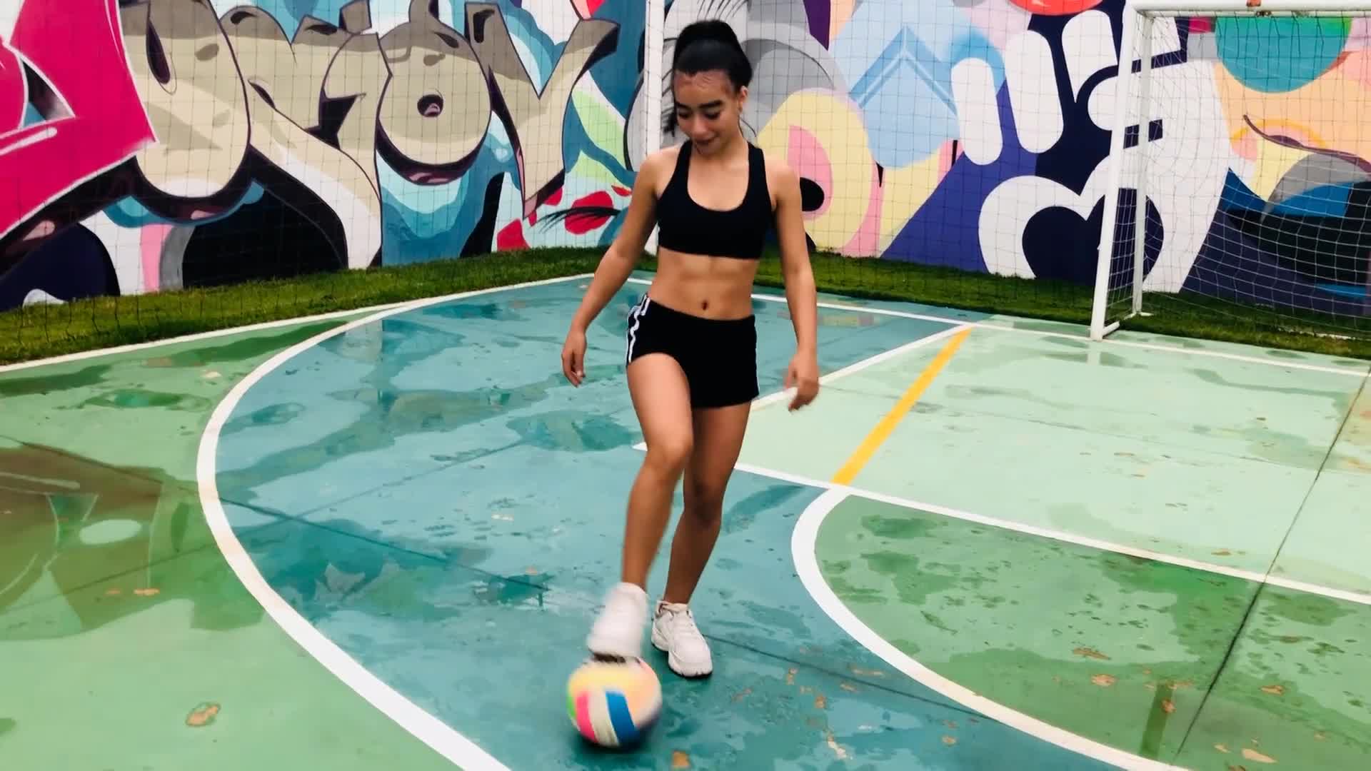 Interprète ElishaJons Vidéo 2