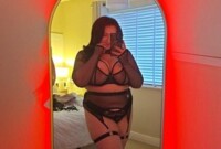 Artista Curvy_UK_Lottie Foto 3
