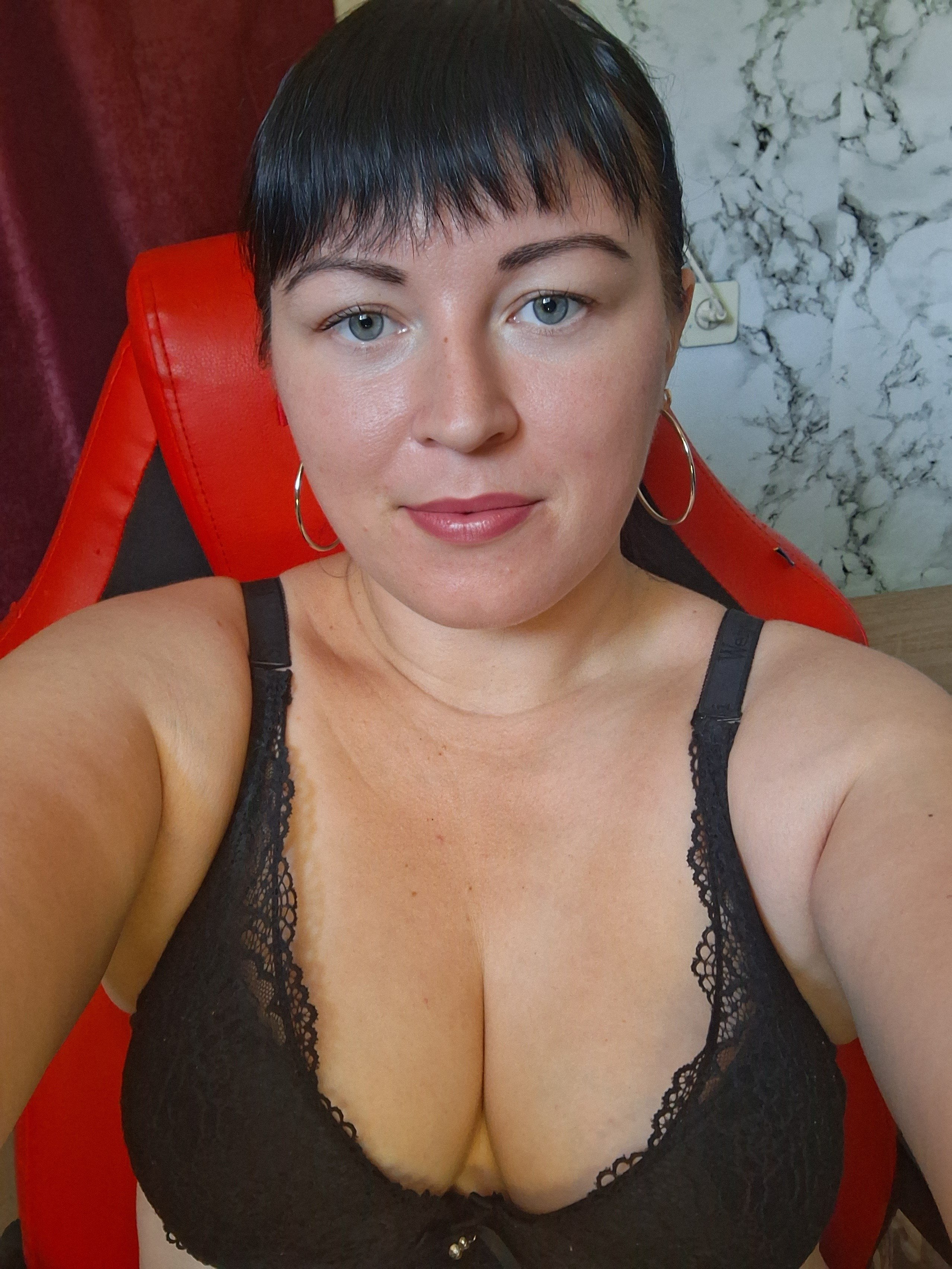 Interprete Pretty_girllll Foto 1