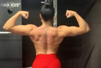 Interprete Strong_Brunette Foto 12