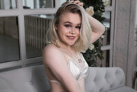 Performer AmelieMoore Photo 12