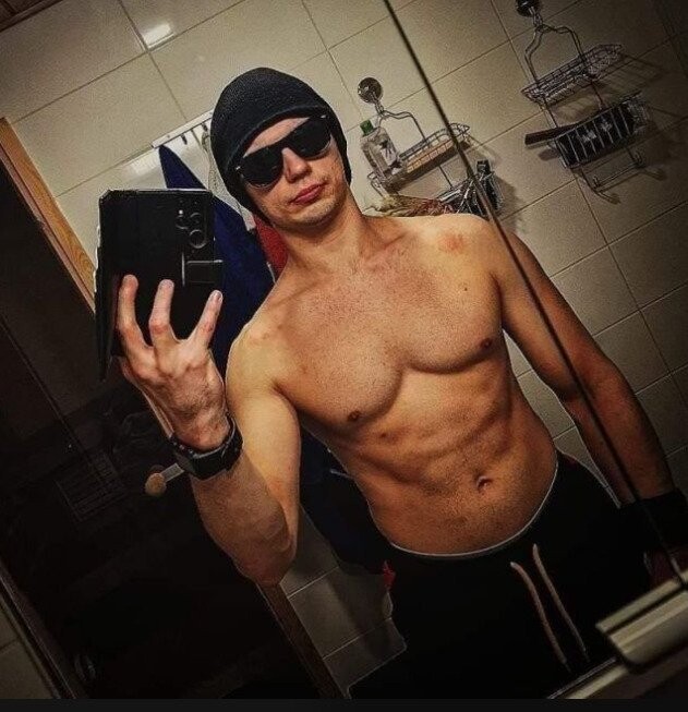 Interprète HunkMale Photo 1