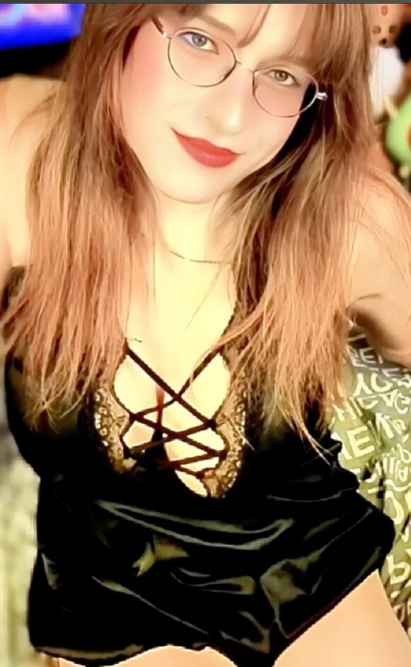 Performer BellaRoar Photo 1