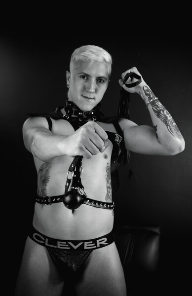 Performer DmitryBrennon Photo2