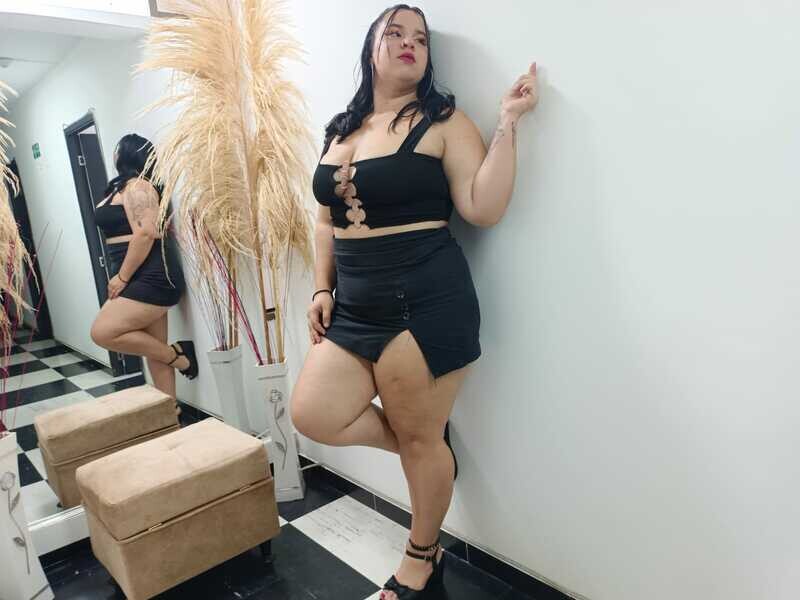 Performer LuciaConors Photo7