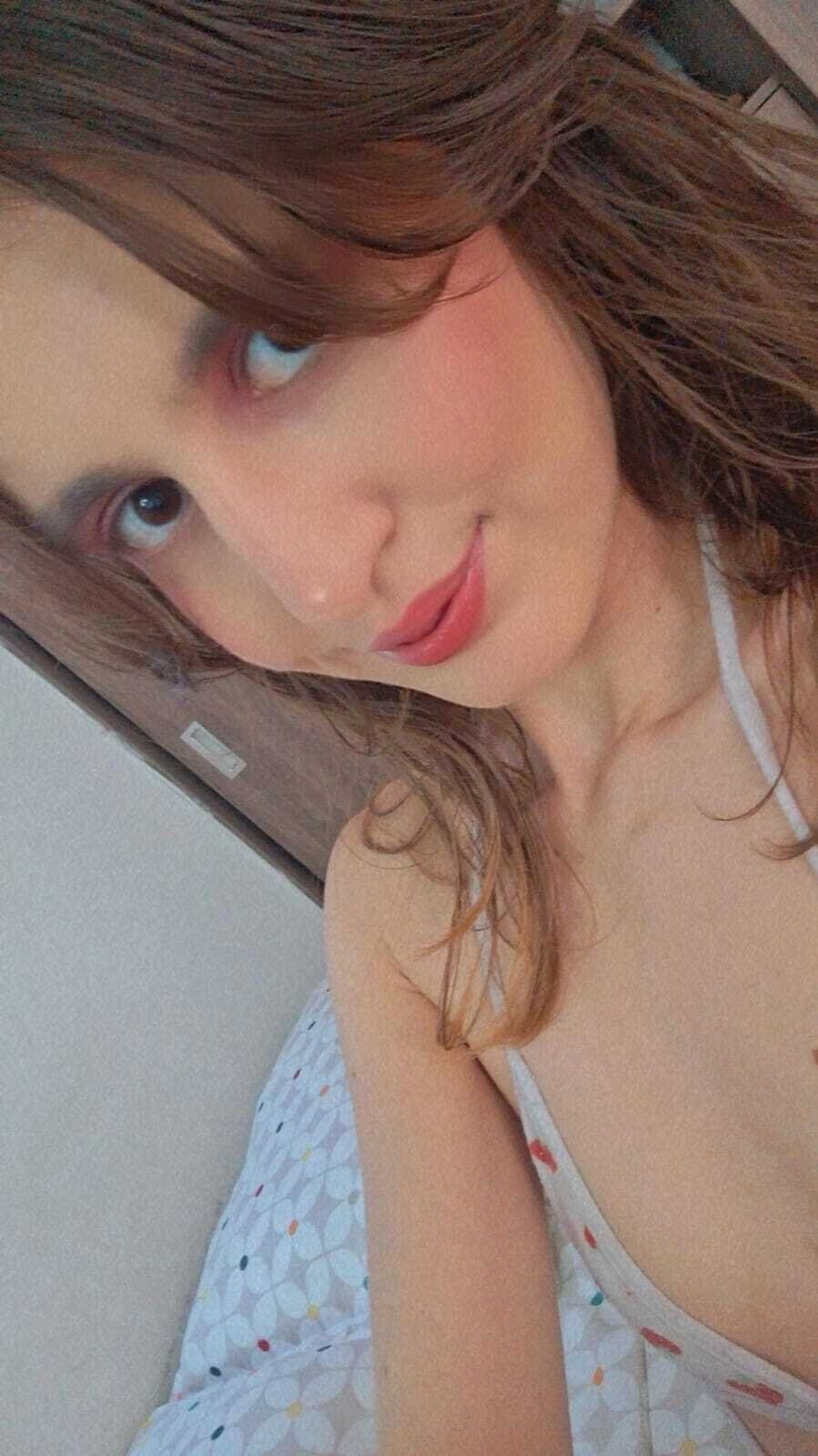 Performer LovelyAliice Photo 1