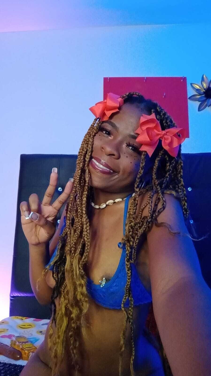 Performer LillyTaylor18 Photo 1