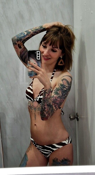 Performer LexxxiHart Photo 1