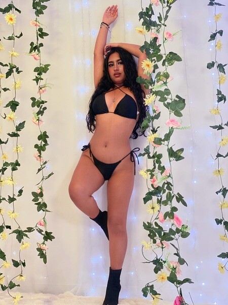 Performer Kendraa_Ferrati Photo1