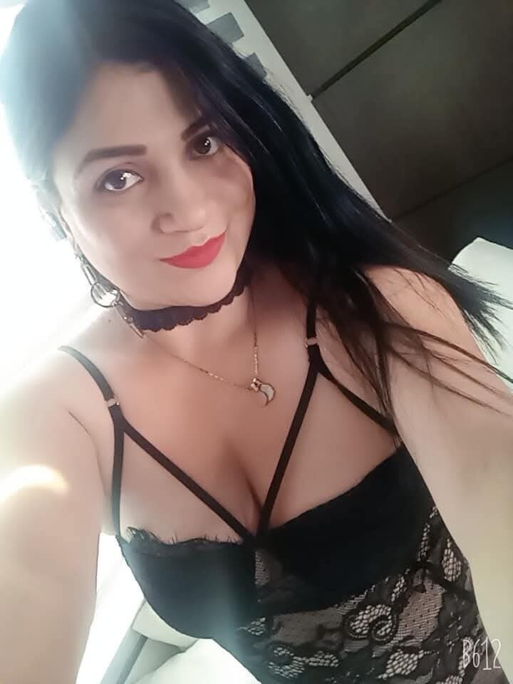 Interprete Mikaela_Anal_Squirt Foto 1