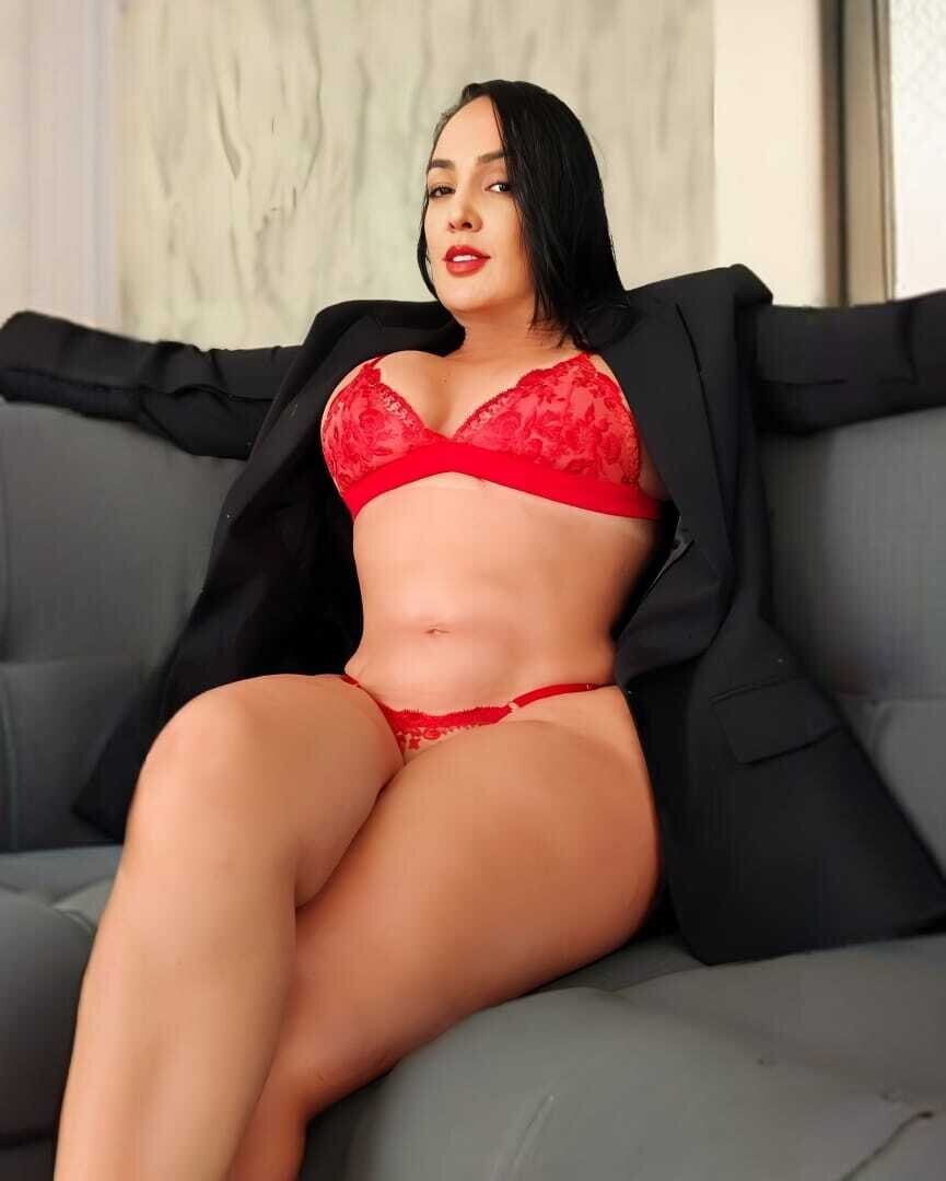 Performer CrisleyVega Photo 1