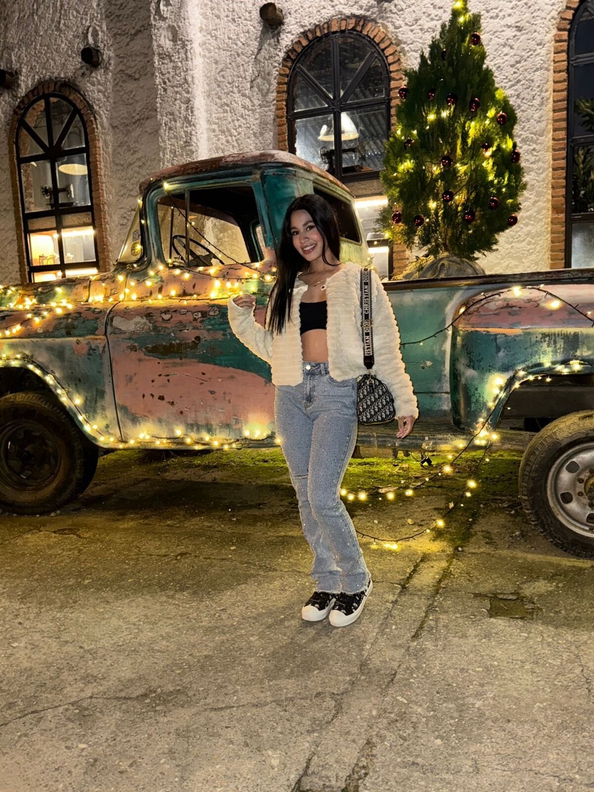 Artist AlanahLuar Foto 1