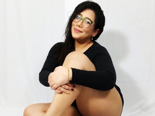 Monika_Ortiz profilbild på webbkameramodell 