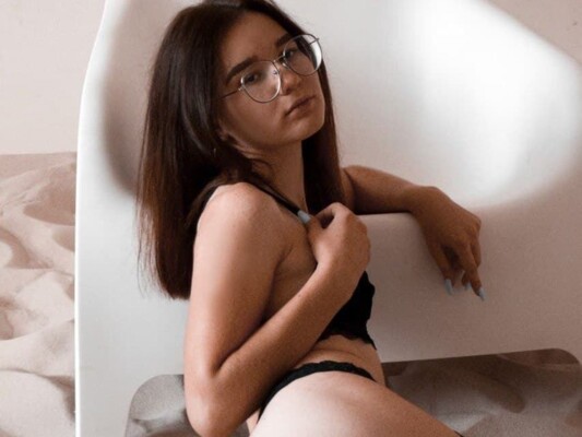cherry_maia Profilbild des Cam-Modells 