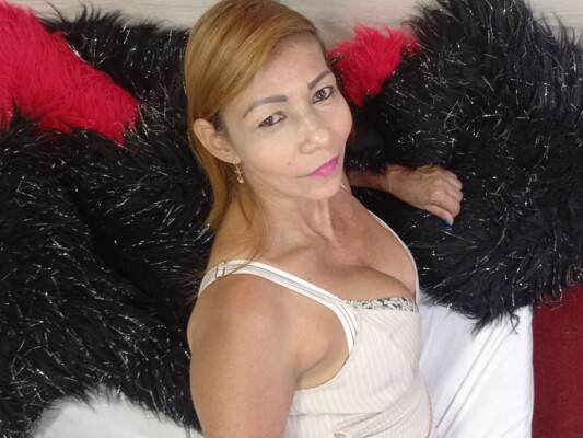 Foto de perfil de modelo de webcam de Renata_Salinas 