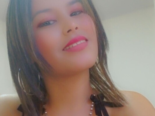 Image de profil du modèle de webcam MissAdrianaros1