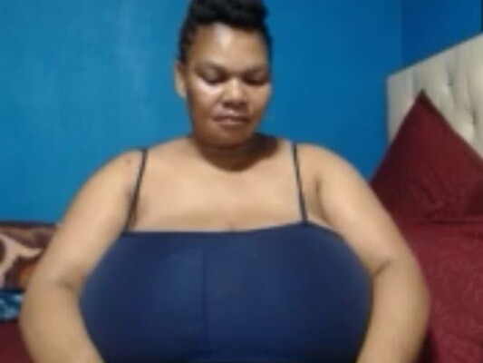 BustyBubblessXXx cam model profile picture 