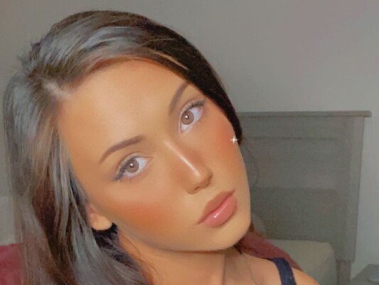 AriaPetrova profilbild på webbkameramodell 