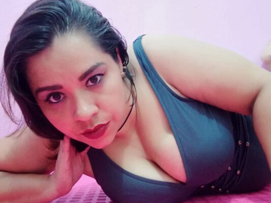 camilahot222 cam model profile picture 