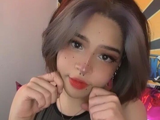 NaughtyBunnyx69 cam model profile picture 