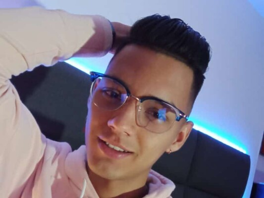 Latineduar22 profielfoto van cam model 