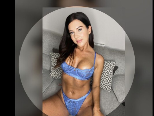 LaceyCheshire cam model profile picture 