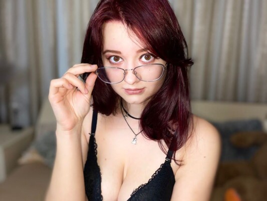 Image de profil du modèle de webcam SweetJennyfer18