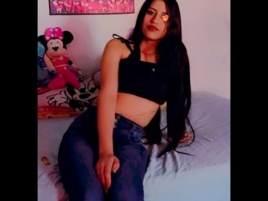 mulanperza18 profilbild på webbkameramodell 