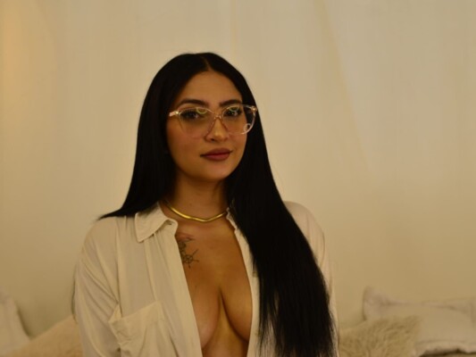 NinaHolly cam model profile picture 