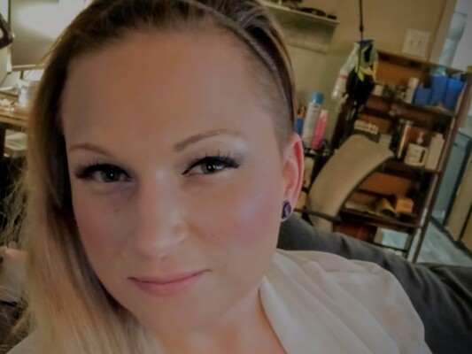 Foto de perfil de modelo de webcam de MistyVision 