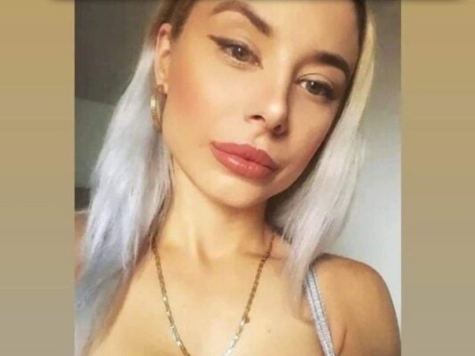 MayaMaya96 profielfoto van cam model 