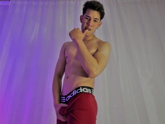 MaxxxTaylor18 cam model profile picture 