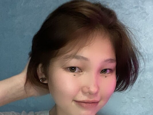 yurimi profilbild på webbkameramodell 