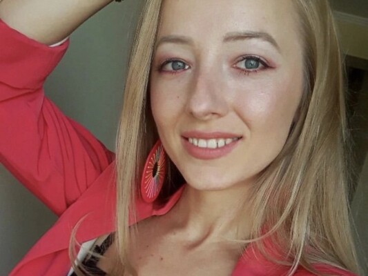 Milenaa profilbild på webbkameramodell 