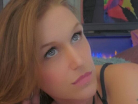 LucyRaw profilbild på webbkameramodell 