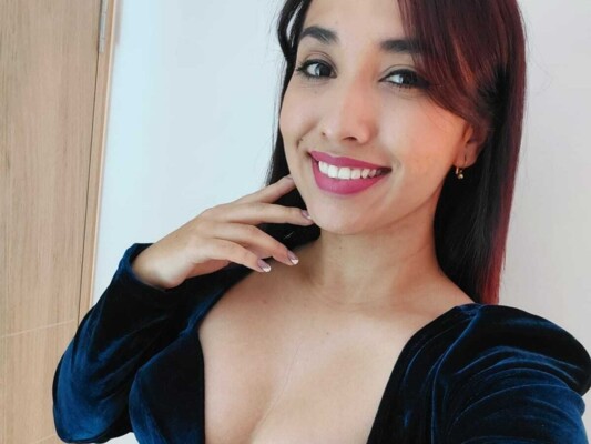 AlessandraRuiz profilbild på webbkameramodell 
