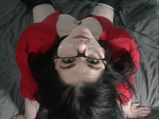 PoisonousEvie cam model profile picture 