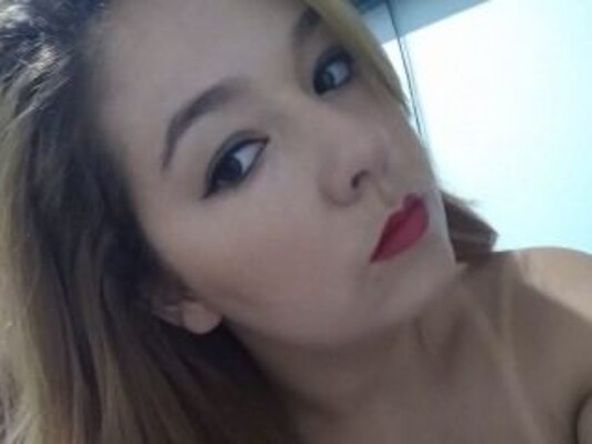 Foto de perfil de modelo de webcam de Uvabombon69 
