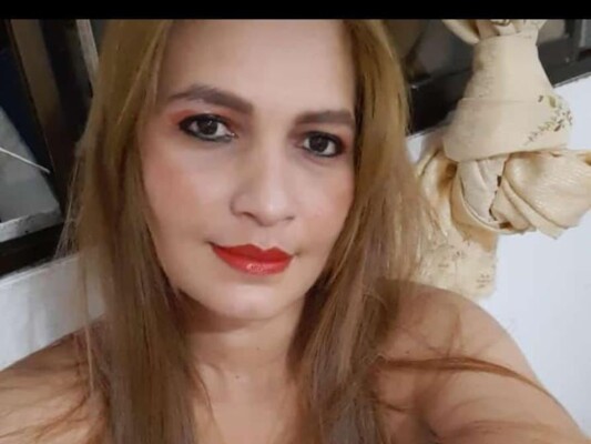 Image de profil du modèle de webcam Paulinalatina27