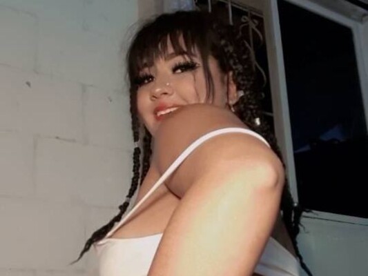 candyhottpetite cam model profile picture 