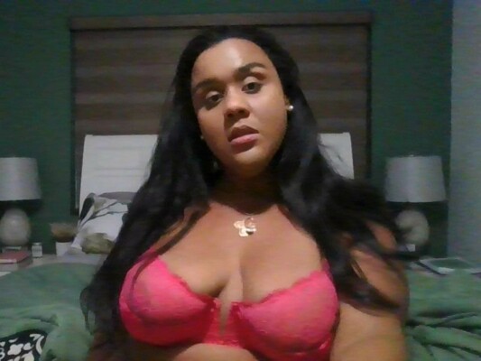 SerenaSanchez profilbild på webbkameramodell 