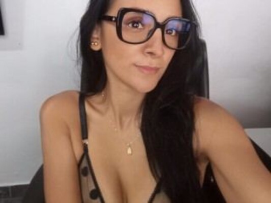 Foto de perfil de modelo de webcam de AriiagnaGrande18 