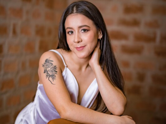 JulianaSuarez profilbild på webbkameramodell 