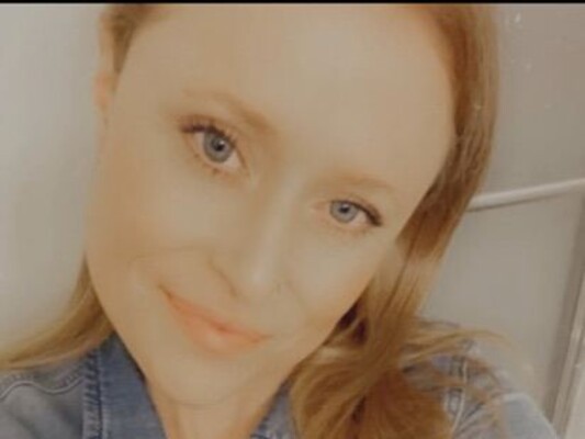 Foto de perfil de modelo de webcam de BridgetteRed 