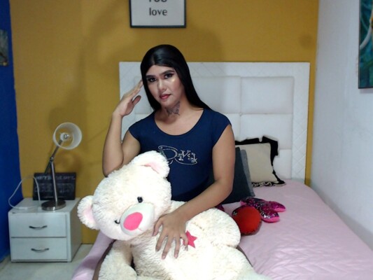 camilasexyandhot cam model profile picture 