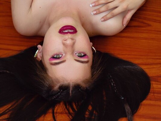 Foto de perfil de modelo de webcam de LorenaBrain 