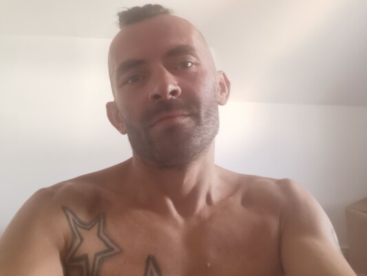 SubBttmGay cam model profile picture 
