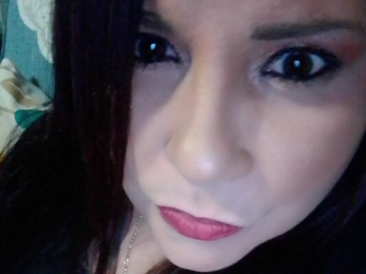 QueenLovelyLatin cam model profile picture 
