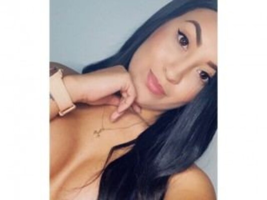 CharlotteeCooperr cam model profile picture 